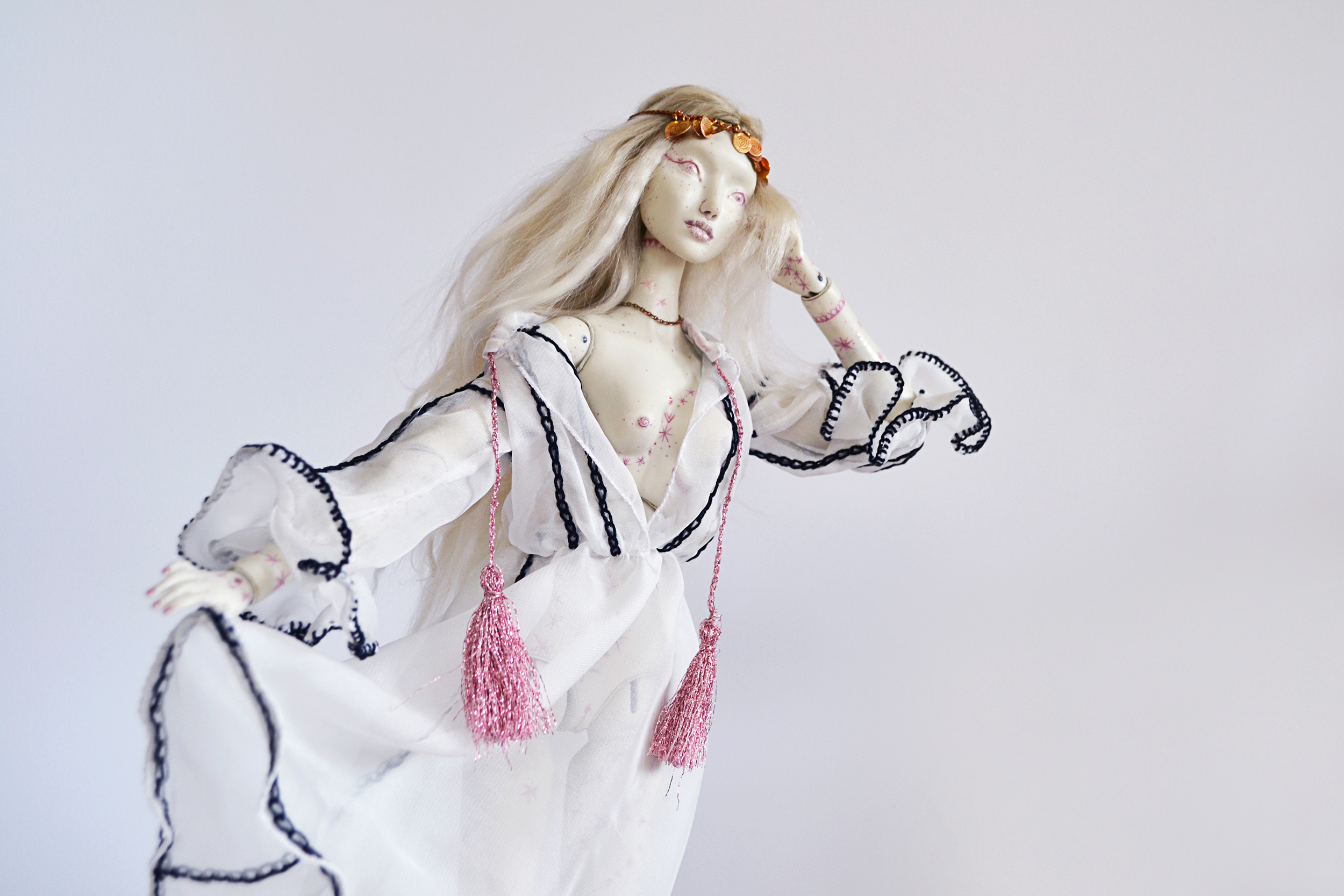 dragostea-bjd-doll-allistration-traditional-dress